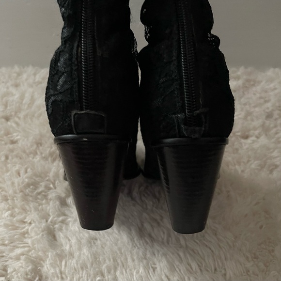 Tiramisu Black Lace Over Suede Western Style Boots - Picture 7 of 16